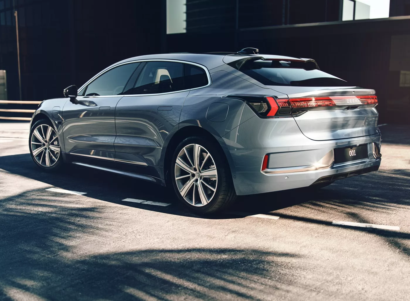 ZEEKR 001